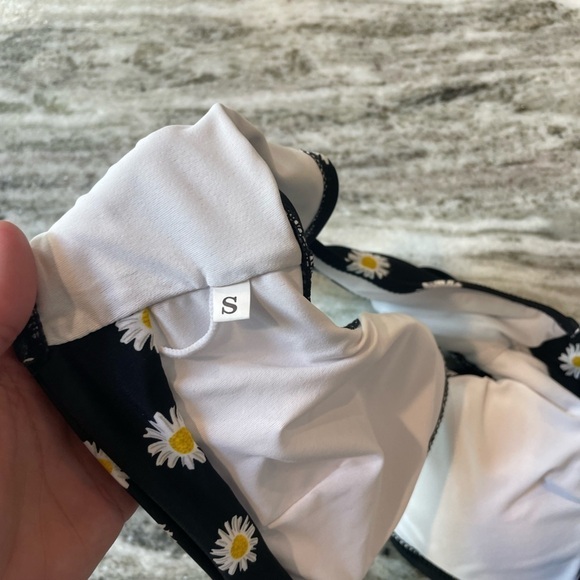 Floral Daisy Bikini Top Womens Size Small - Picture 2 of 2